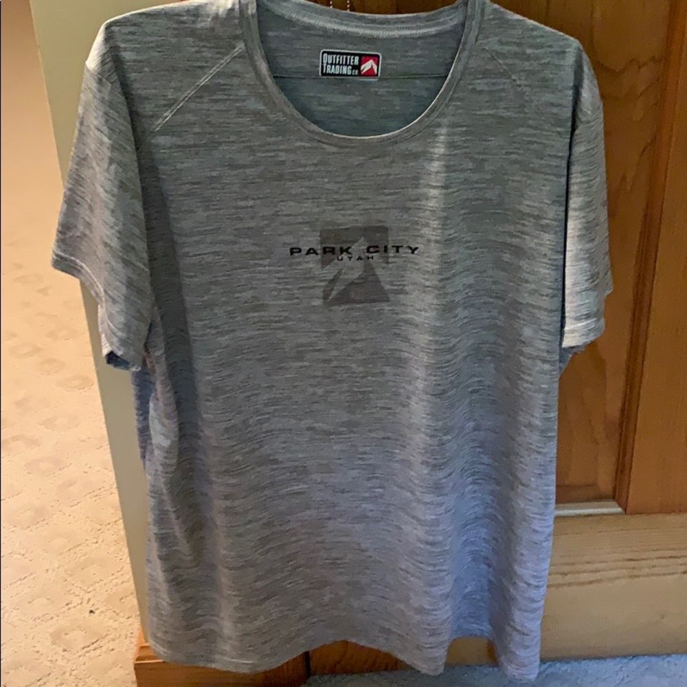 New W/O Tags XL Woman’s 100% Polyester Park City T